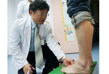 多年背痛原來是長短腿惹禍(圖)