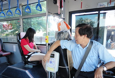 搭公車繫安全帶七月上路(圖)