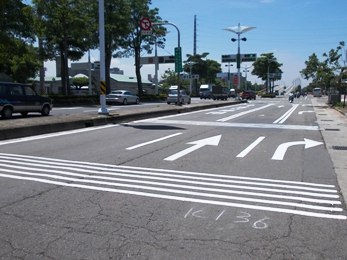 高雄時代大道路口增設警示(圖)