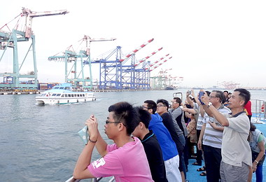 高雄輪船推暑假看展high遊港(圖)