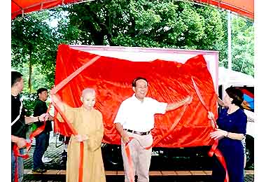 屏東縣政府街友行動沐浴車啟用儀式(圖)