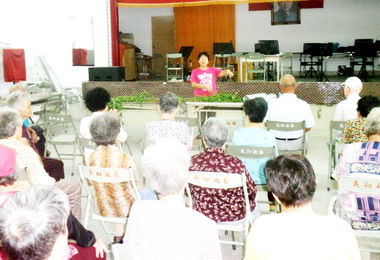 南投林管處開辦收購小花蔓澤蘭行動(圖)