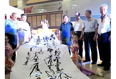 張通榮出席2013癸巳年&#40388;籠中元祭記者會(圖)