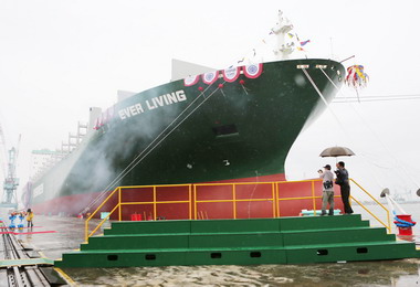 台船承造長榮集團「長旺輪」命名(圖)