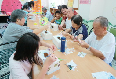 水里魚池同步慶祝祖父母節(圖)
