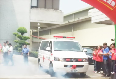 彰化振榮油機公司捐救護車造福鄉親(圖)