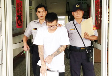 霧峰警方長期監控逮獲擁槍毒販(圖)