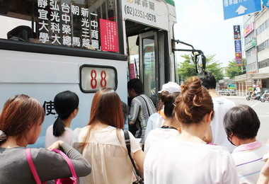 中秋節連續假期將啟動旅客疏運計畫(圖)