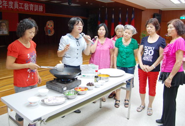 大里農村高齡者生活改善研習班結業(圖)