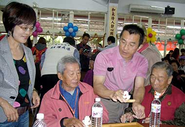 台中副市長出席台中市大人日(圖)