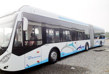 第一輛BRT車輛上路實測(圖)