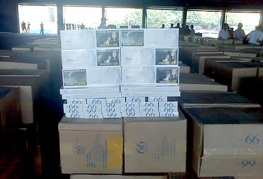 高雄關破獲走私香菸內藏過期菸品(圖)