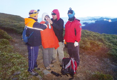 女登山客疑似高山症消防隊獲報進行搶救(圖)