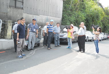 大里中興路2段747巷坡度太陡民眾：拉平(圖)
