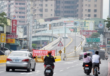 樹林陸橋延伸跨越大安路工程今通車(圖)