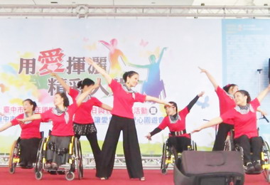 灰姑娘輪舞集與舞蹈教室聯合成果發表(圖)