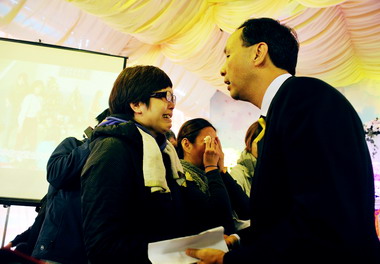 朱立倫出席龍洞步道意外事故市民聯合奠祭(圖)