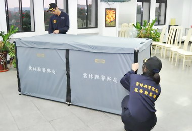 讓往生者尊嚴離開警察局配發屍體帷幕(圖)