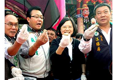 蘇震清陪同蔡英文走訪屏北地區(圖)