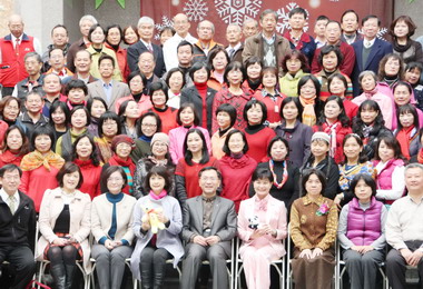 港區藝術中心一百多位志工授證(圖)