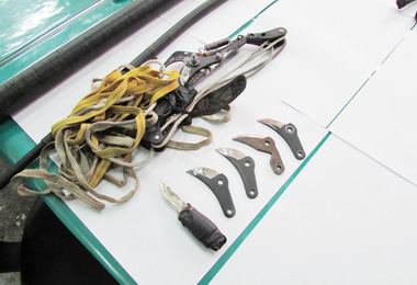 毒販以竹哥接菜刀偷割電線遭當場逮捕(圖)