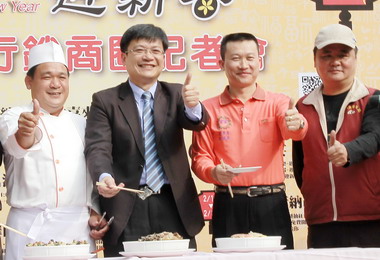 高雄商圈聯合行銷年節採購開跑(圖)