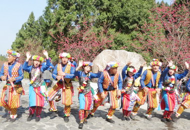 九族迎花神儀式浪漫登場(圖)