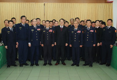 內政部次長蕭家淇訪大甲警分局(圖)