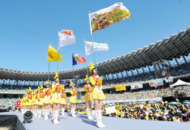 第25屆飢餓三十大會師5萬營友熱情開場(圖)