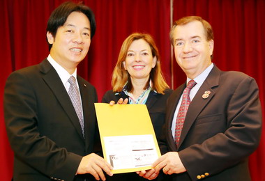 賴清德為太陽能業者發聲 盼降反傾銷衝擊(圖)