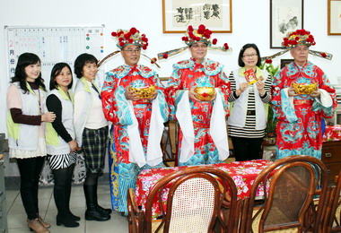 大里公所新春團拜氣氛熱鬧(圖)
