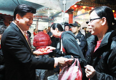 年初九天公生信徒蜂擁至天公廟(圖)