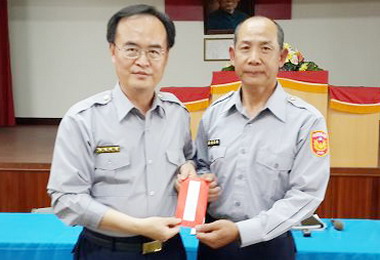 警察父子檔合力逮毒犯(圖)