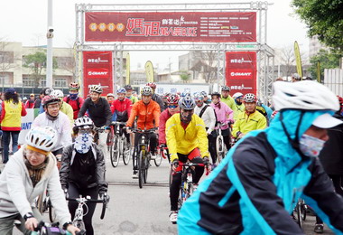 近三千人參與媽祖萬人崇BIKE活動(圖)