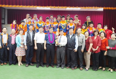 中油戰袍加持鳳鳴國小拔河隊奪冠(圖)