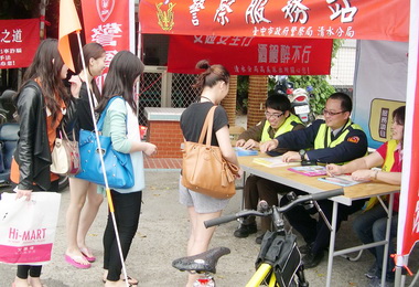 清水警展開高美溼地各項服務(圖)