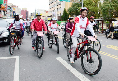 媽祖萬人崇BIKE抵彰化(圖)