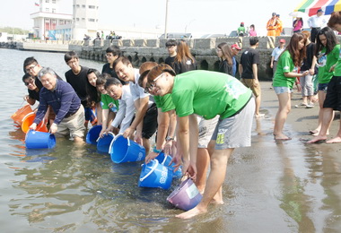 中油公司魚苗放流落實海洋保育(圖)
