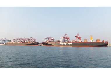 高雄港條件優良大型貨櫃輪順利停靠(圖)