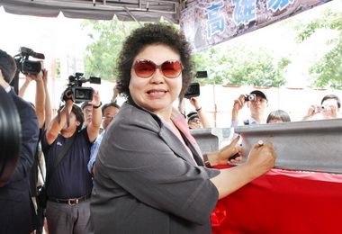 全國首條輕軌鋪軌陳菊盼9月試車(圖)