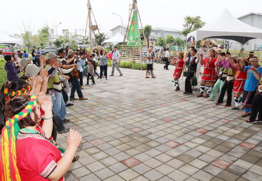 大愛園區貓頭鷹文創展幸福原源不絕(圖)