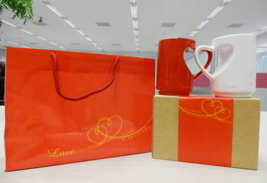 520結婚登記送紀念對杯(圖)
