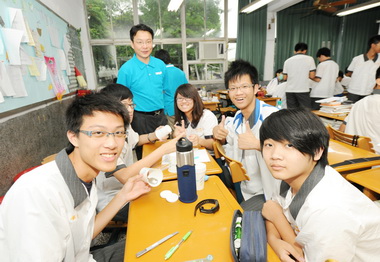 IBM與中鋼共推科技教育設計閃電霹靂車(圖)