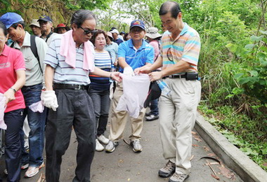 中油煉製事業部辦關懷大地 潔淨地球活動(圖)