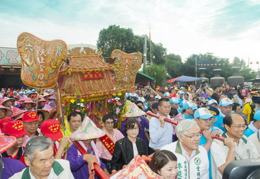 雲林縣六房媽祖過爐(圖)
