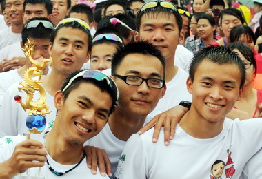 水里商工在彼岸龍舟賽傳捷報(圖)