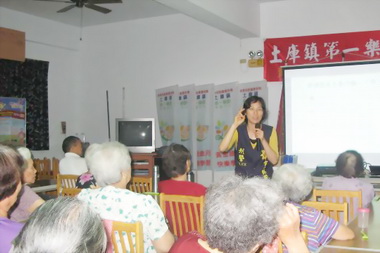 銀髮族樂齡學習教授防詐及防家暴技巧(圖)