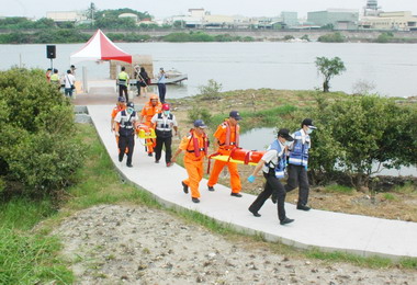 跨市漁船海難實兵演練創全國首例(圖)