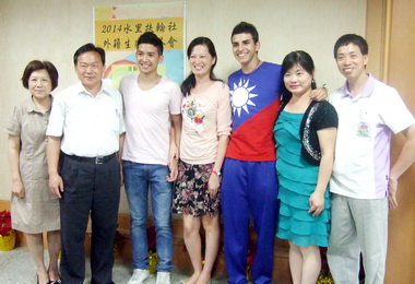 水里商工熱情準備餐會歡送交換籍生(圖)