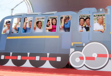 南投火車好多節集集驛站前熱鬧開幕(圖)